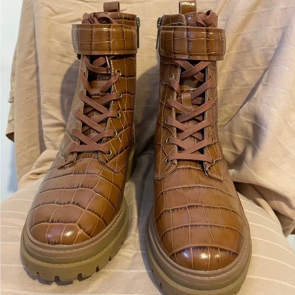 Michael Kors boots size 10 new without tags - Picture 2 of 4